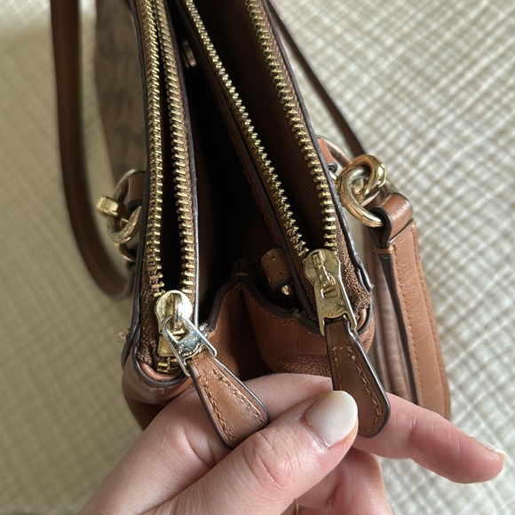 Coach Christie Carryall Signature Khaki Brown - Picture 16 of 17